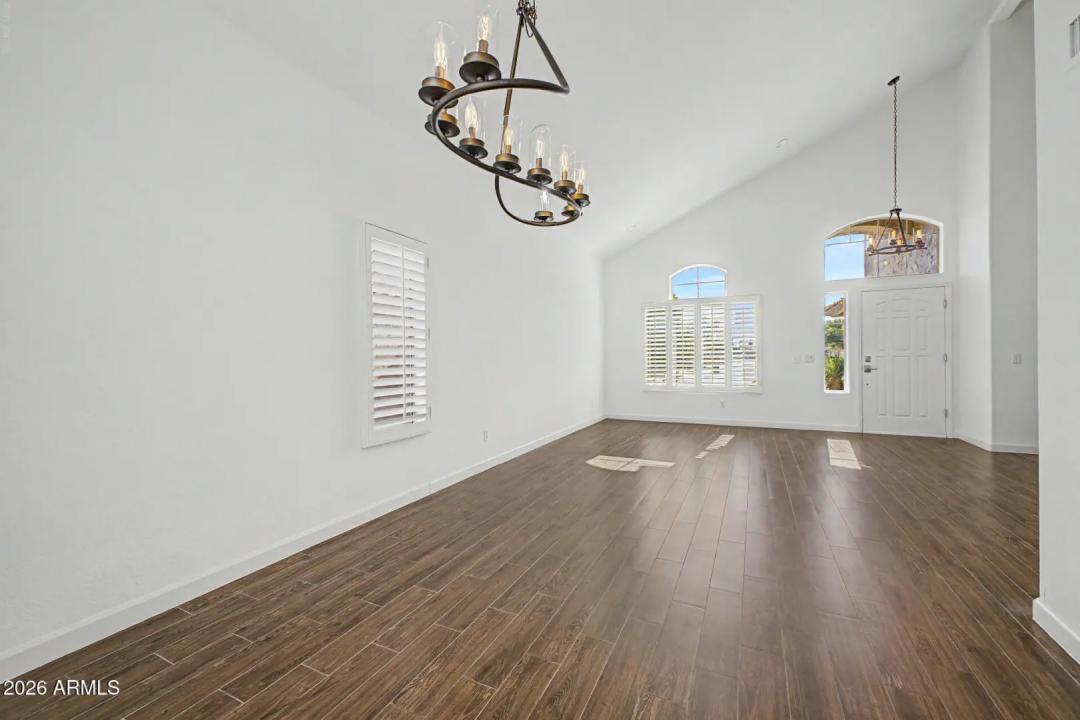 Real Estate Picture 14