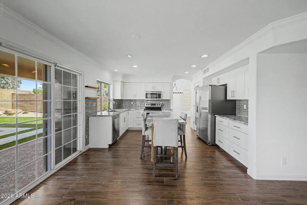 Real Estate Picture 15