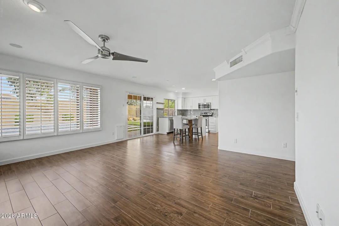 Real Estate Picture 17