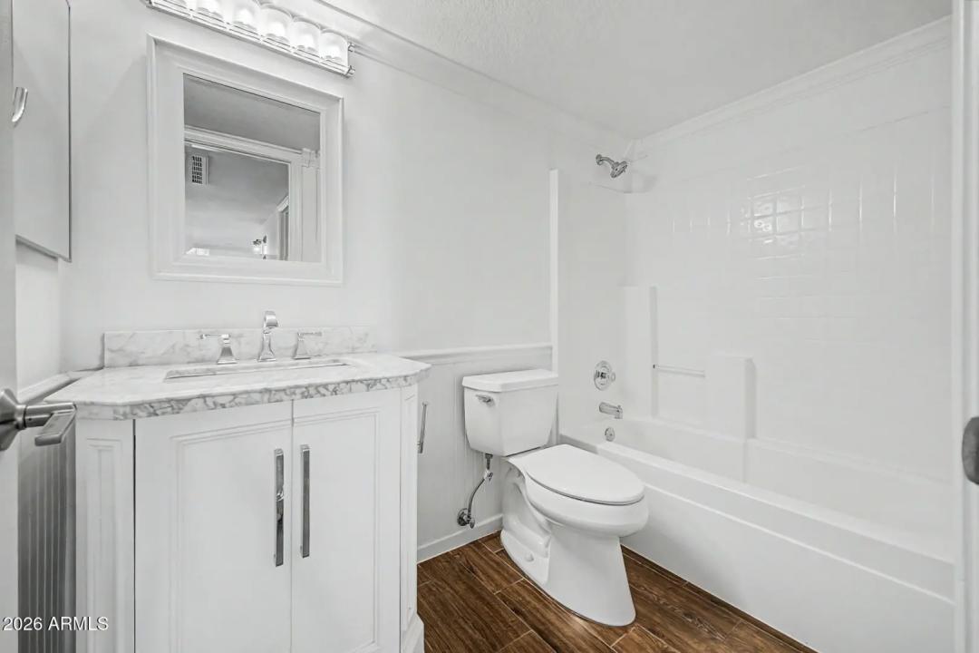 Real Estate Picture 21