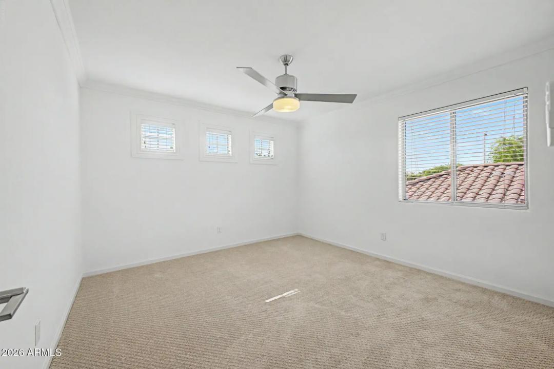 Real Estate Picture 32