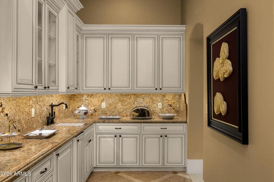 Real Estate Picture 15
