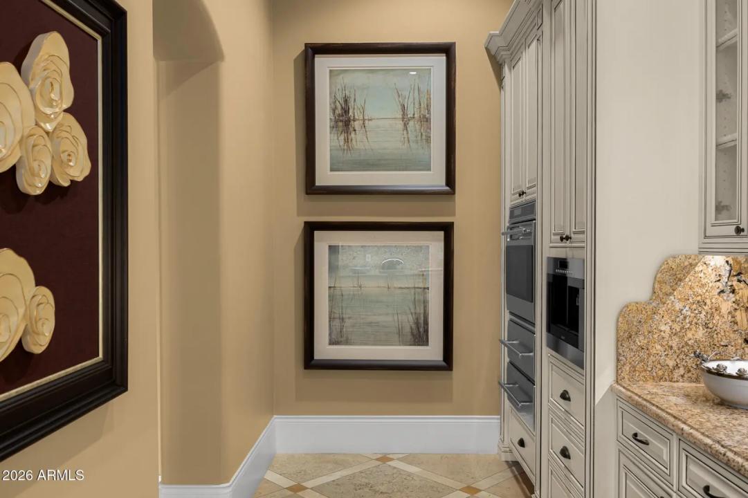 Real Estate Picture 16