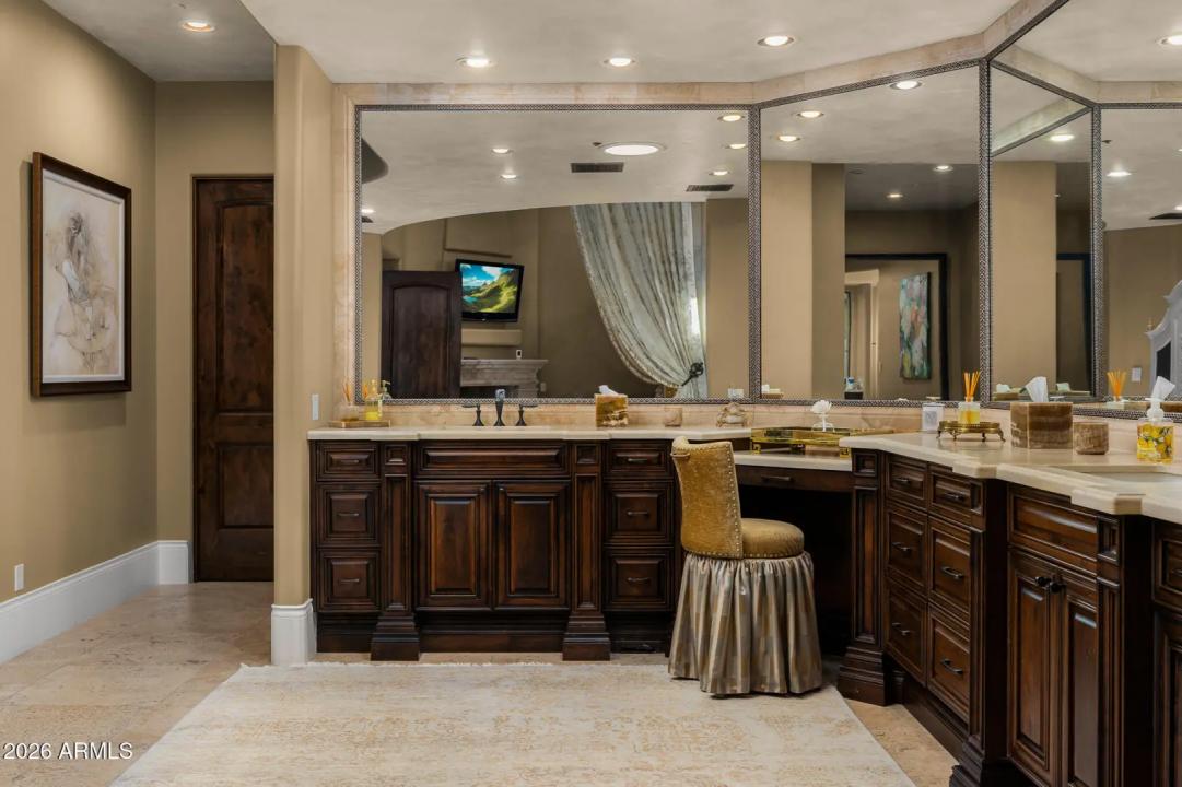 Real Estate Picture 27