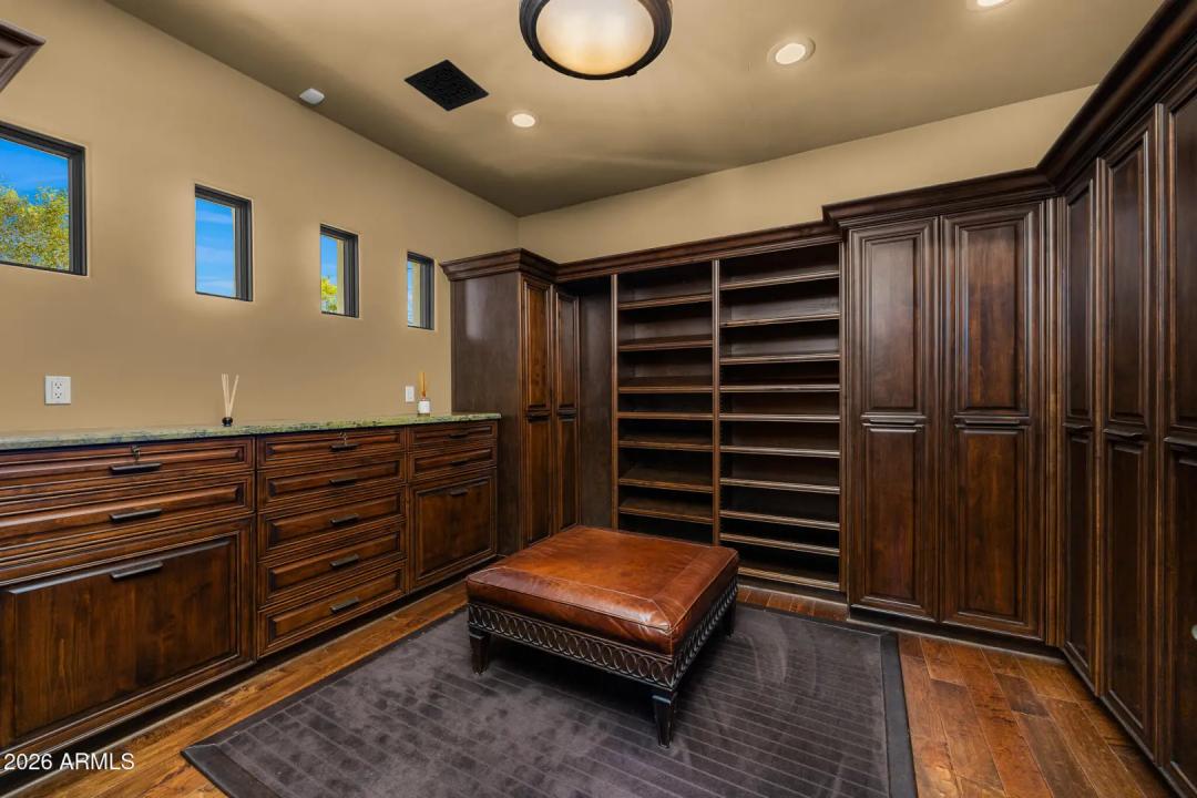 Real Estate Picture 33