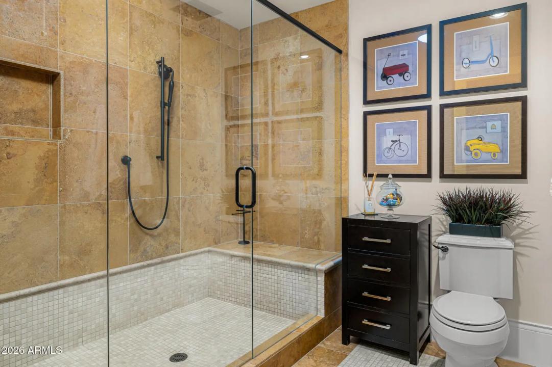 Real Estate Picture 37