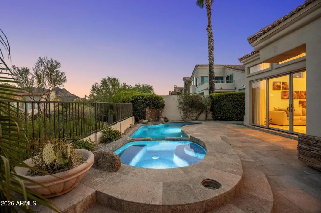 Real Estate Picture 4