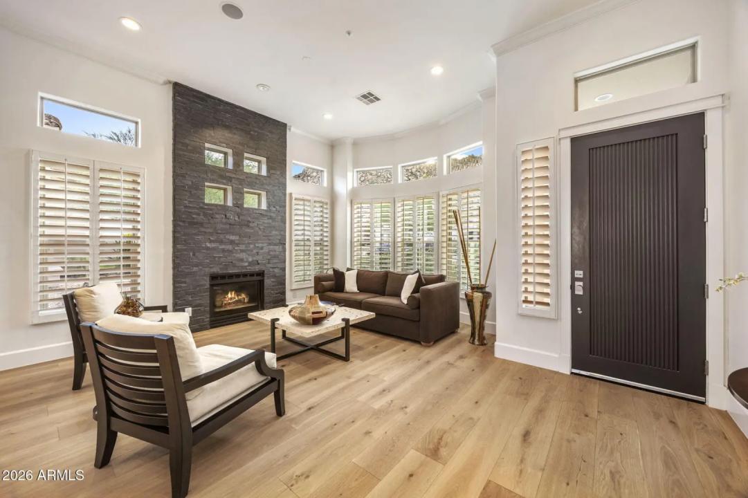 Real Estate Picture 10