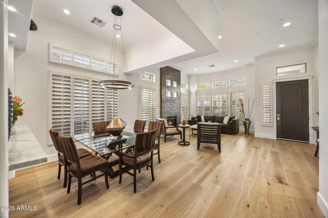 Real Estate Picture 16