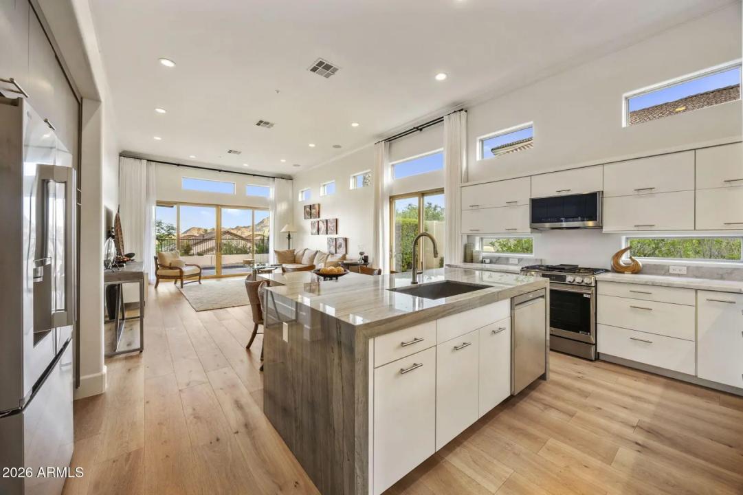 Real Estate Picture 17