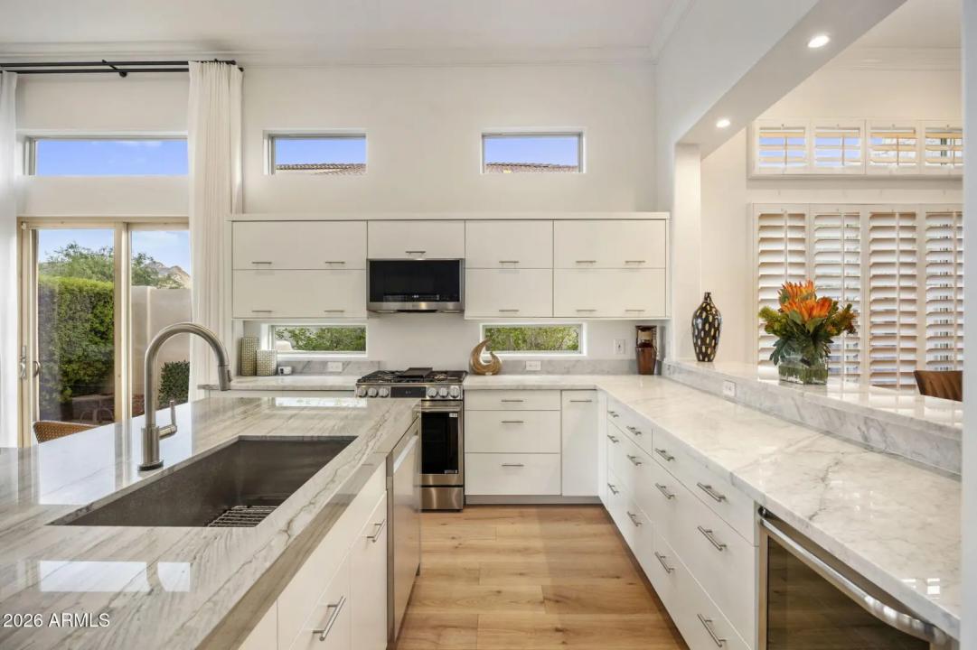 Real Estate Picture 18