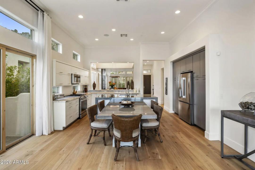 Real Estate Picture 22