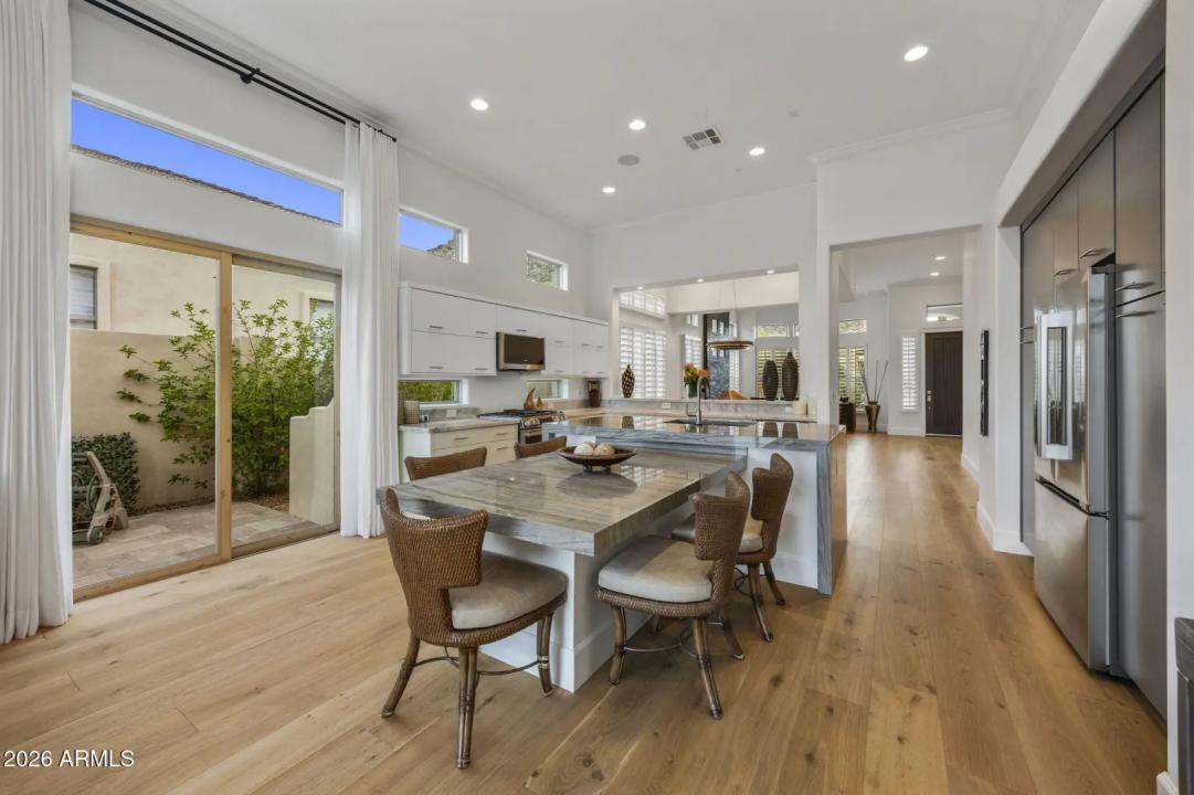 Real Estate Picture 23