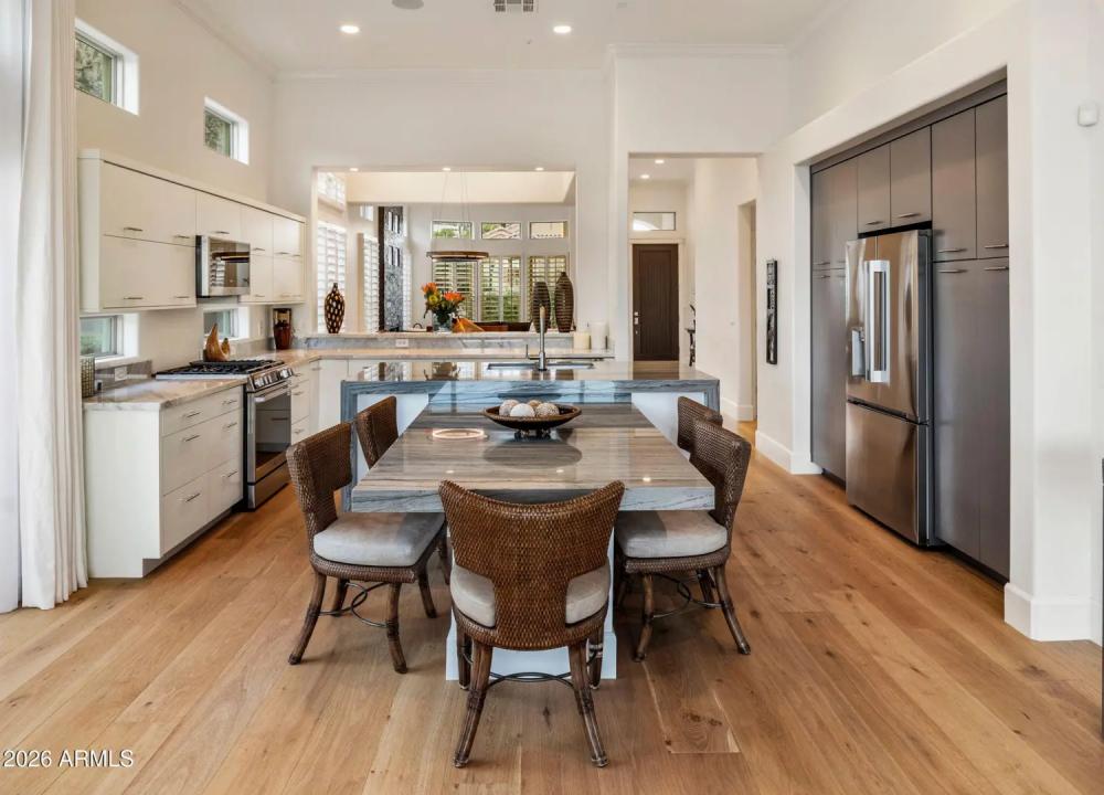 Real Estate Picture 24