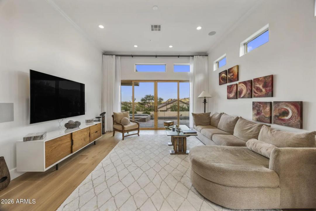 Real Estate Picture 25
