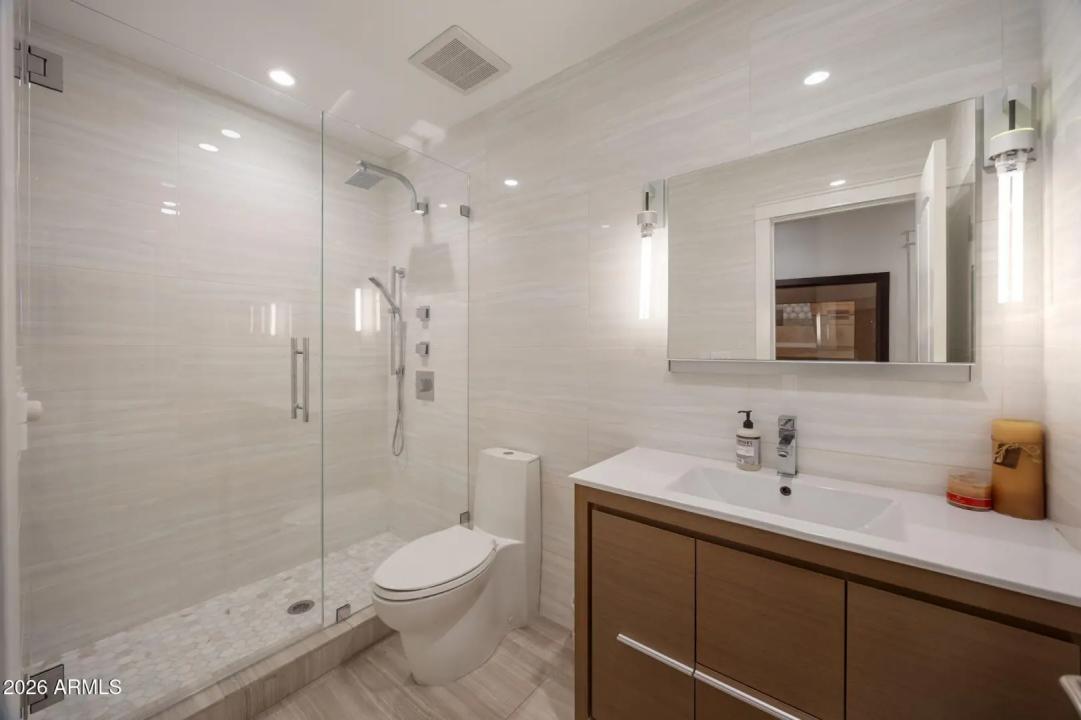 Real Estate Picture 38