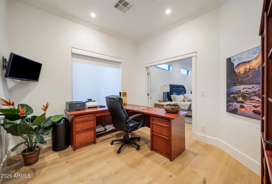 Real Estate Picture 32
