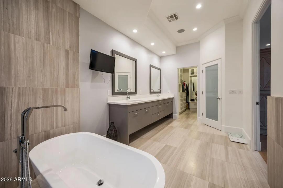 Real Estate Picture 35