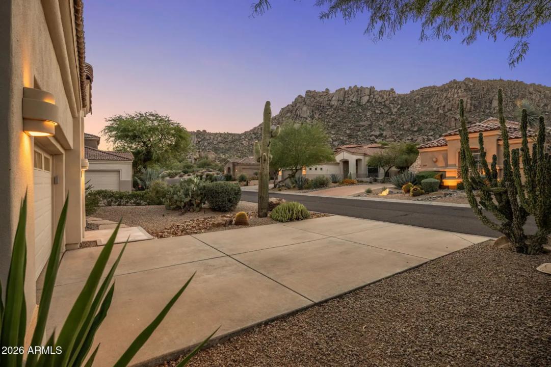 Real Estate Picture 3