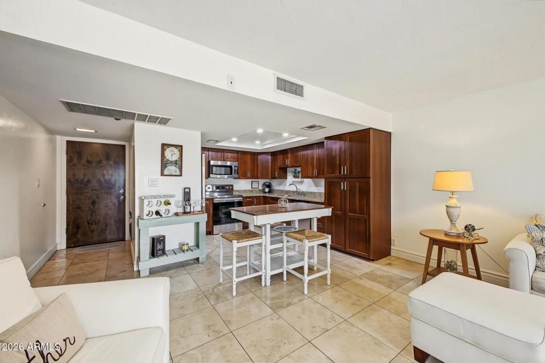 Real Estate Picture 5
