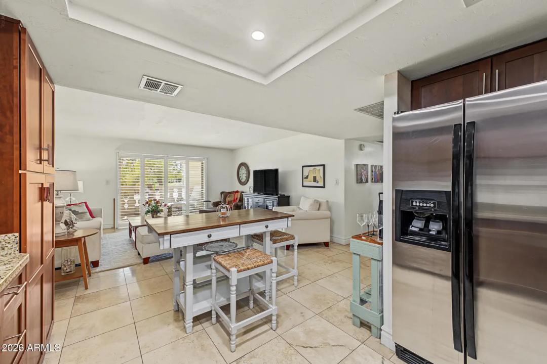 Real Estate Picture 7