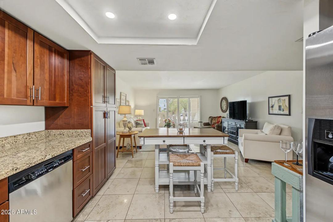 Real Estate Picture 6