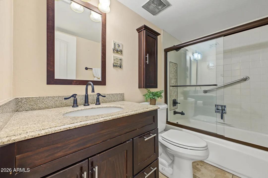 Real Estate Picture 15