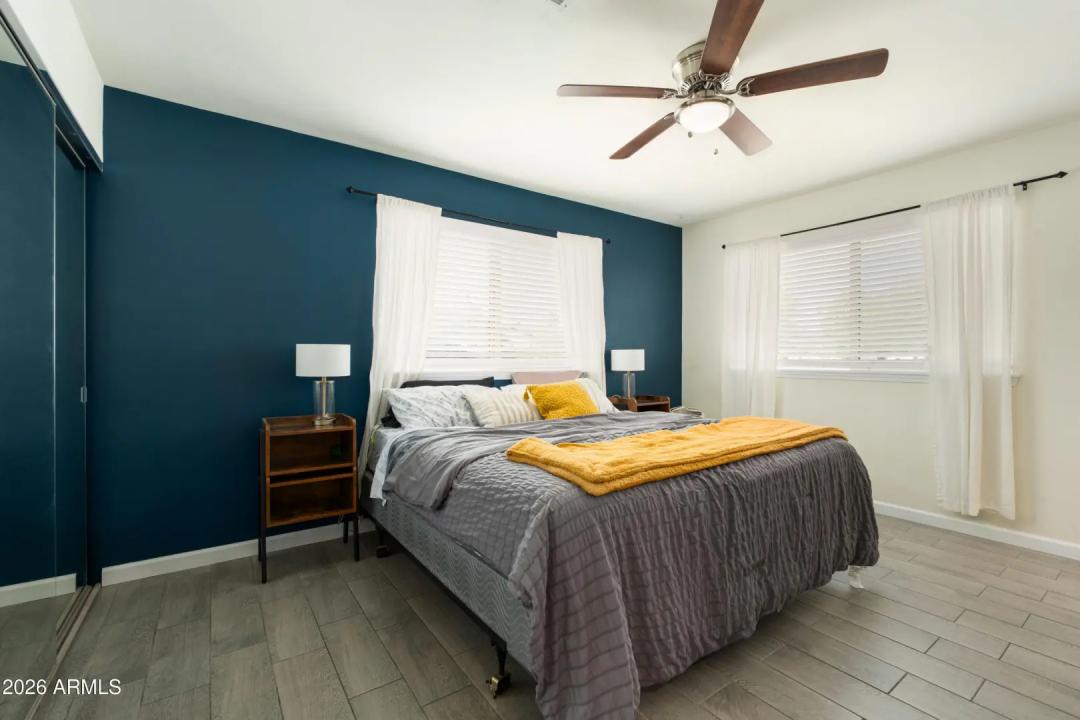 Real Estate Picture 16