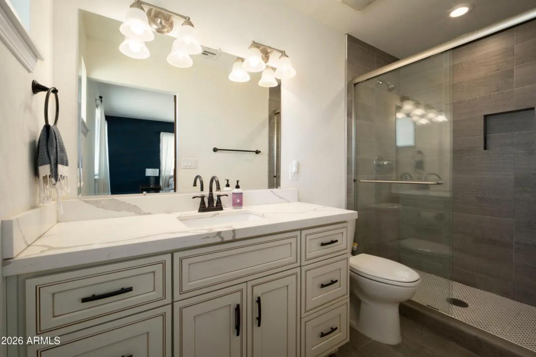 Real Estate Picture 17