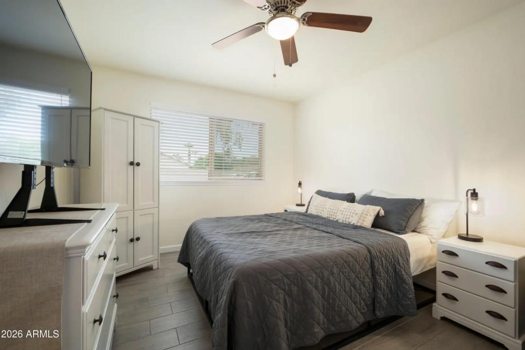 Real Estate Picture 18