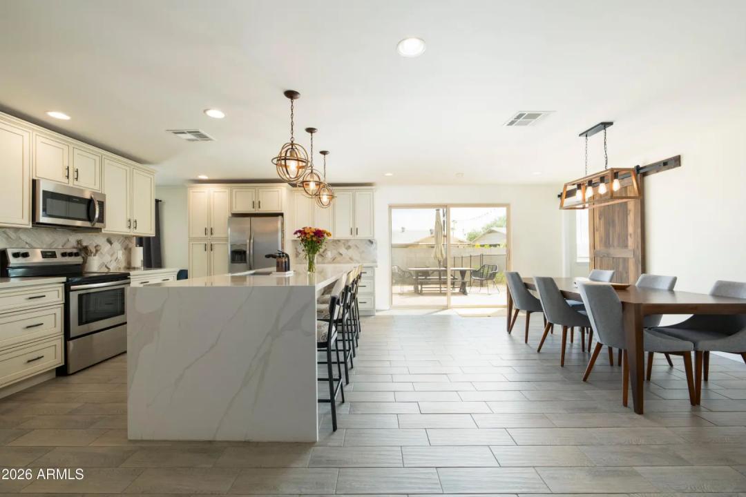 Real Estate Picture 5
