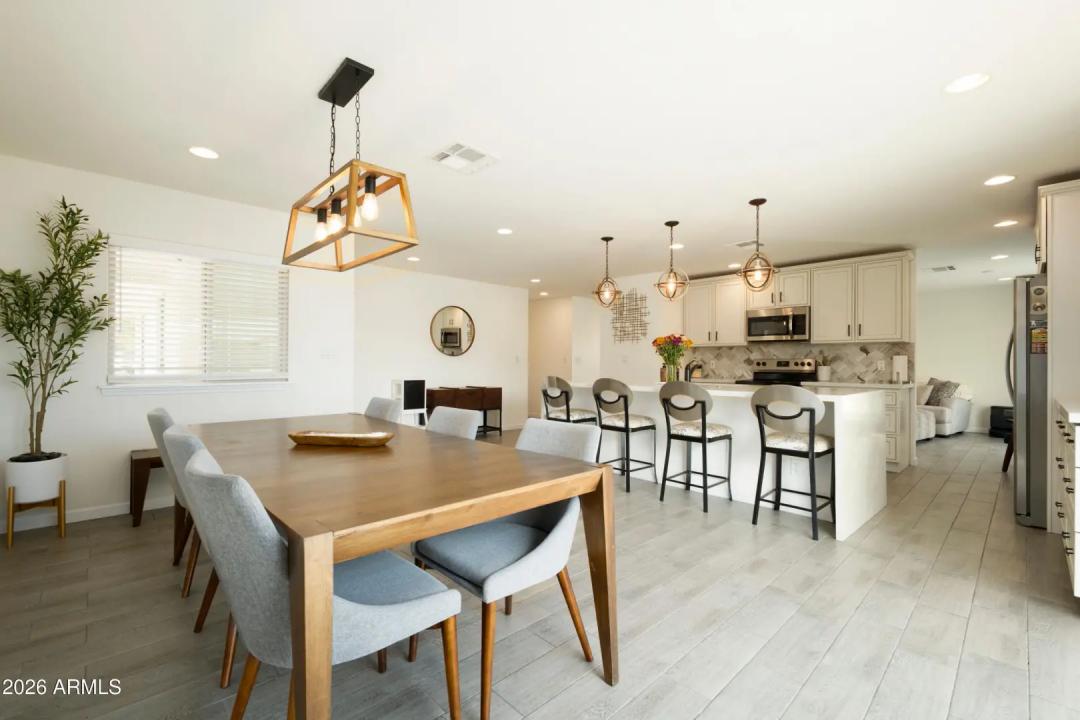 Real Estate Picture 11