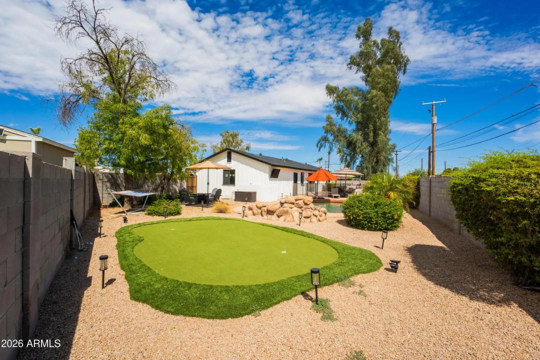 Real Estate Picture 24