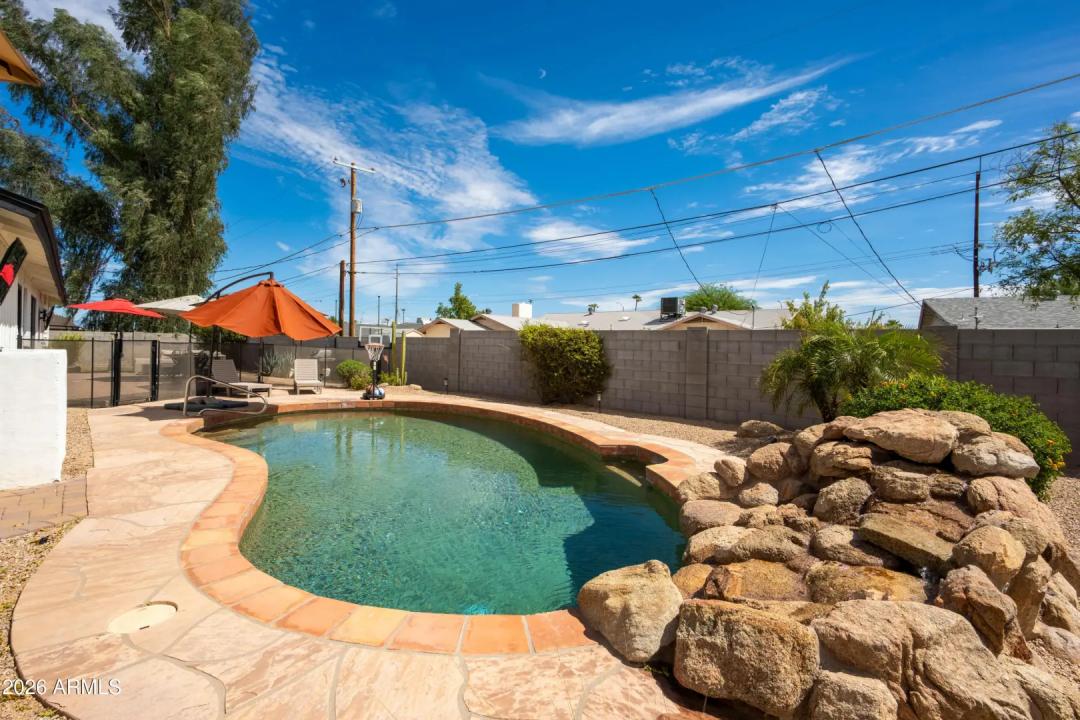 Real Estate Picture 23