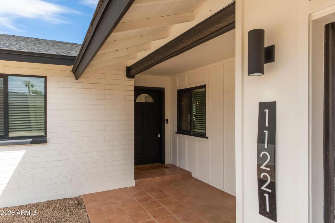 Real Estate Picture 3