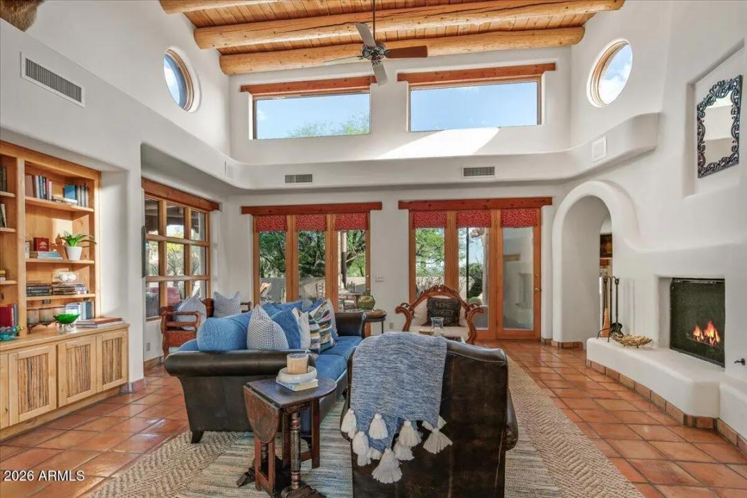 Real Estate Picture 7