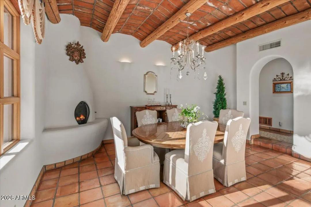 Real Estate Picture 8