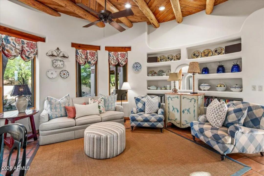 Real Estate Picture 10