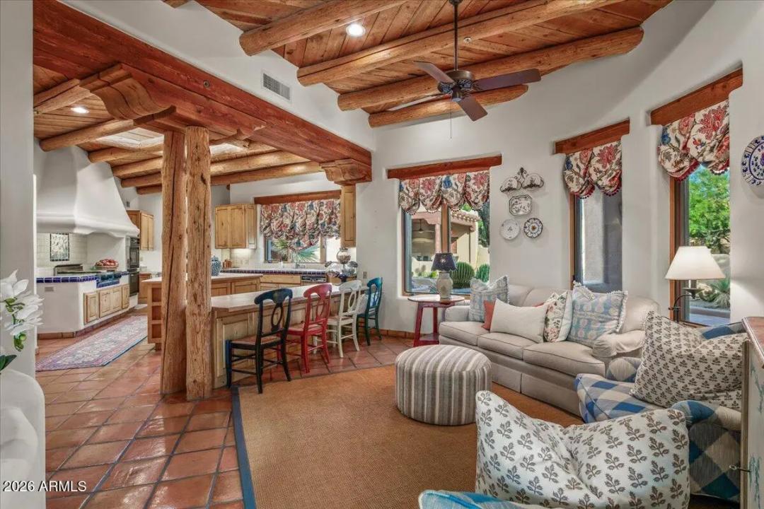 Real Estate Picture 11