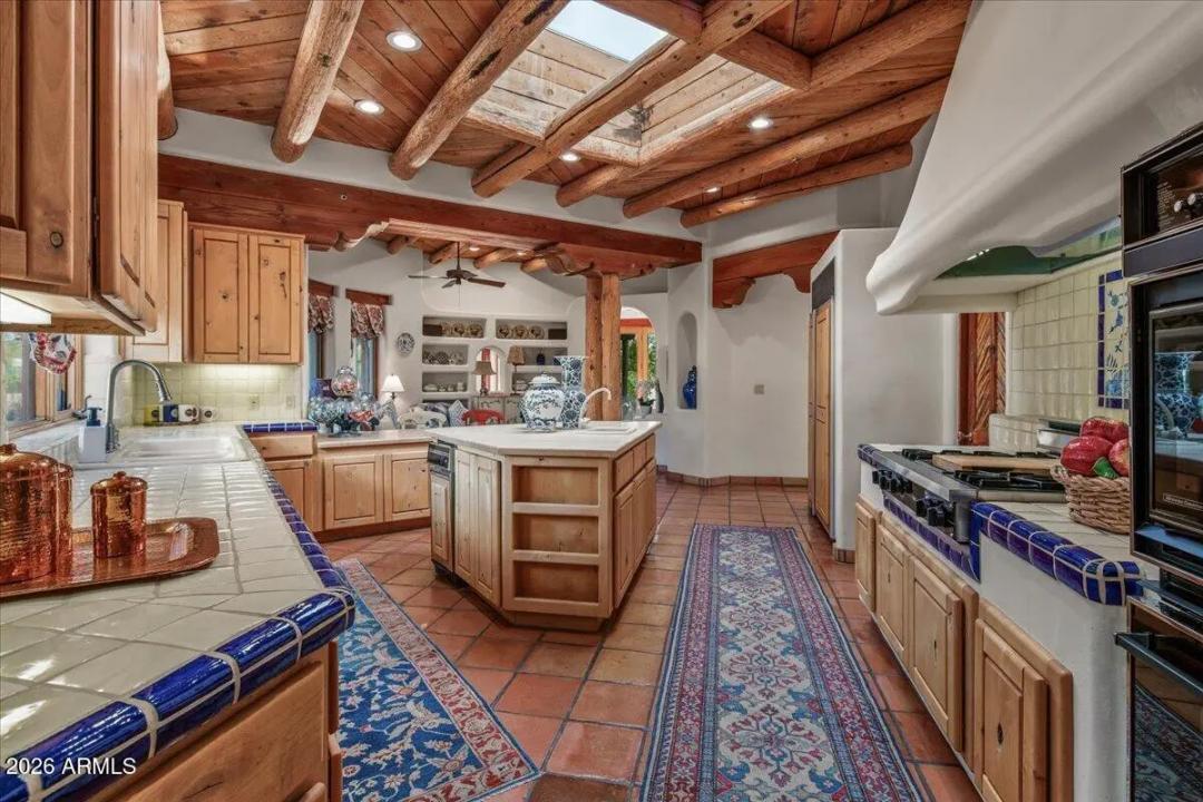 Real Estate Picture 12