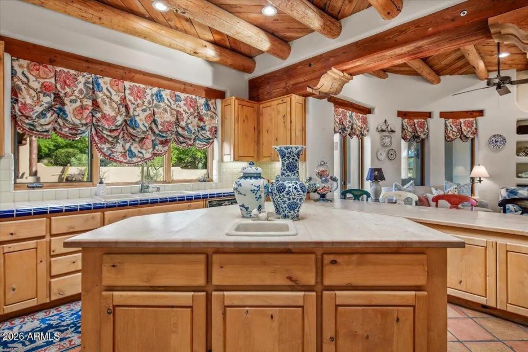 Real Estate Picture 13