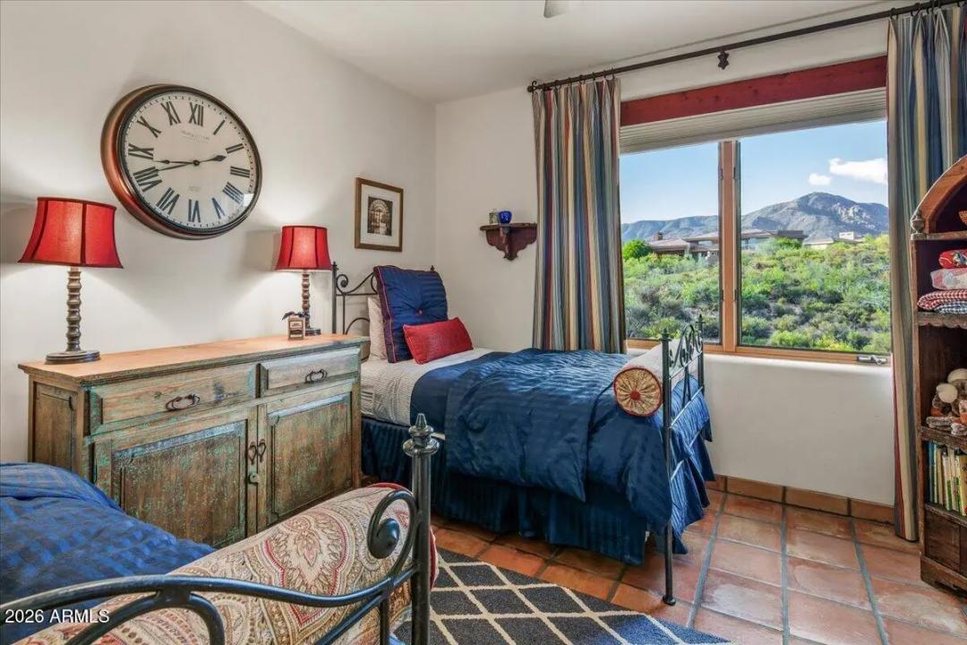 Real Estate Picture 23