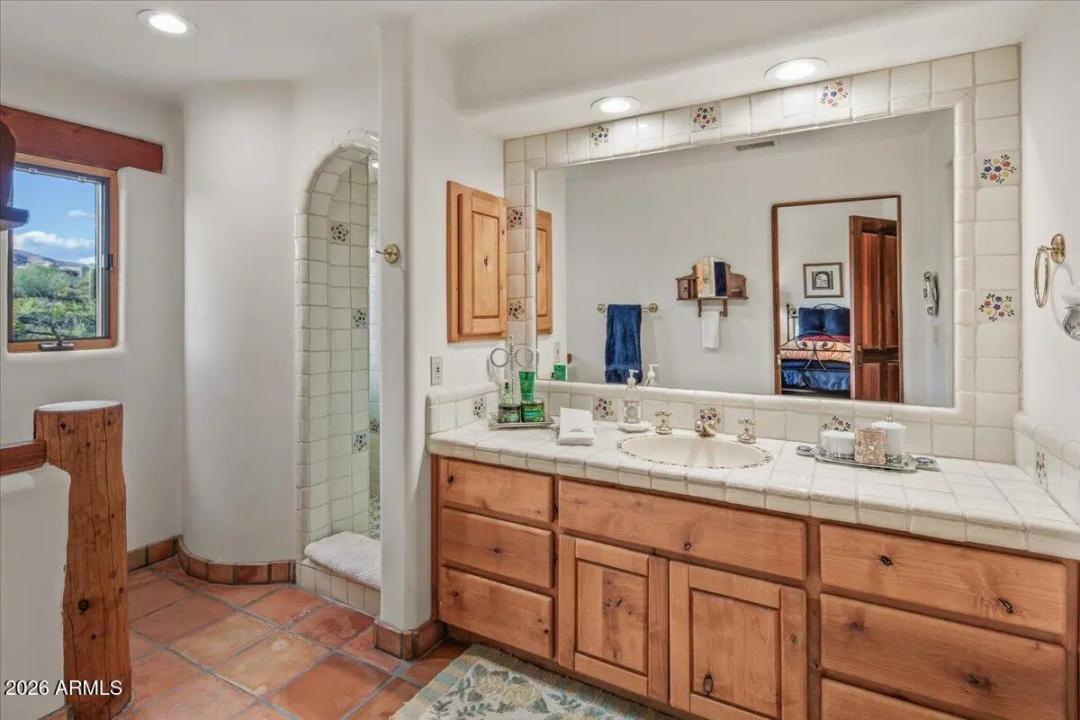 Real Estate Picture 24