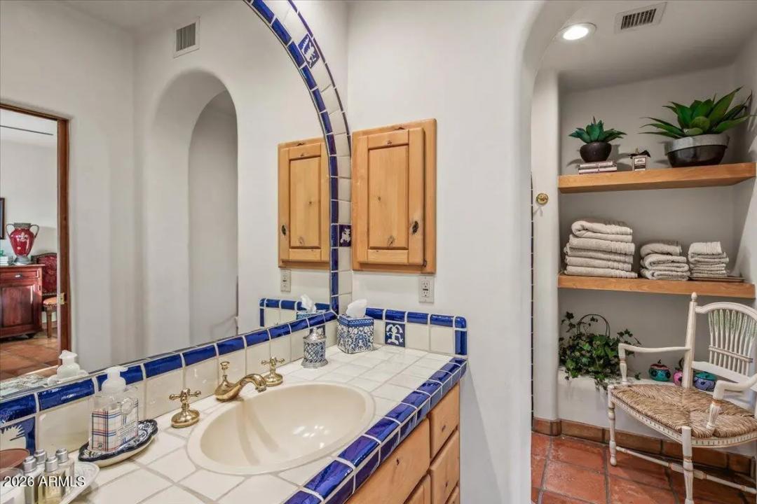 Real Estate Picture 26