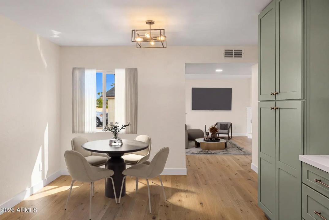 Real Estate Picture 4