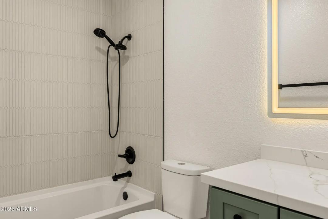 Real Estate Picture 10