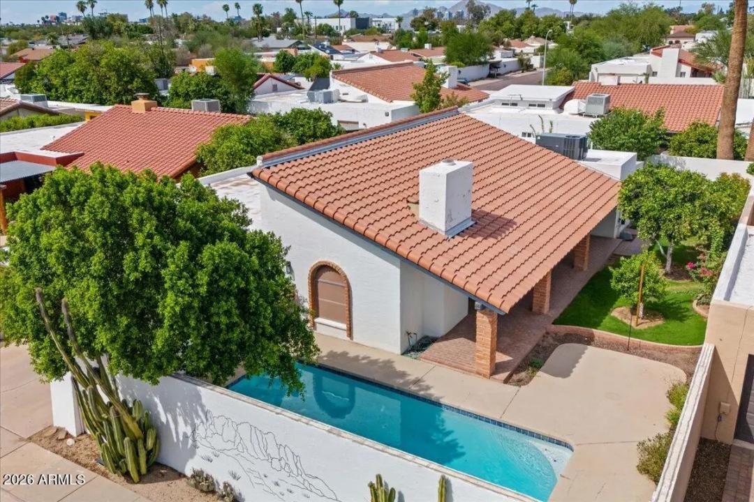 Real Estate Picture 1