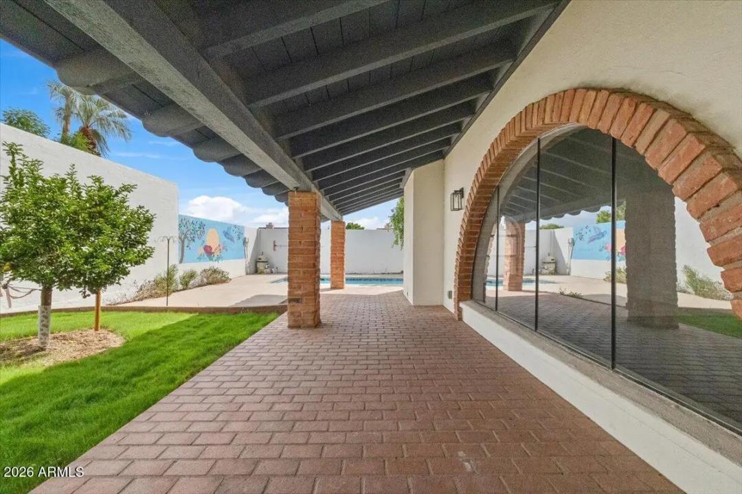 Real Estate Picture 10