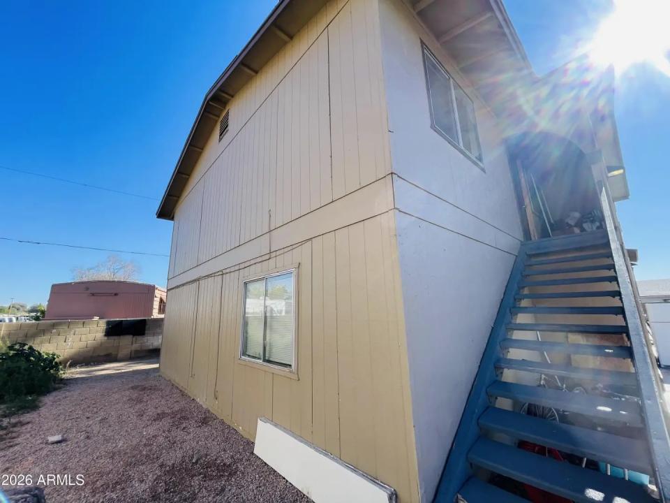 Real Estate Picture 3