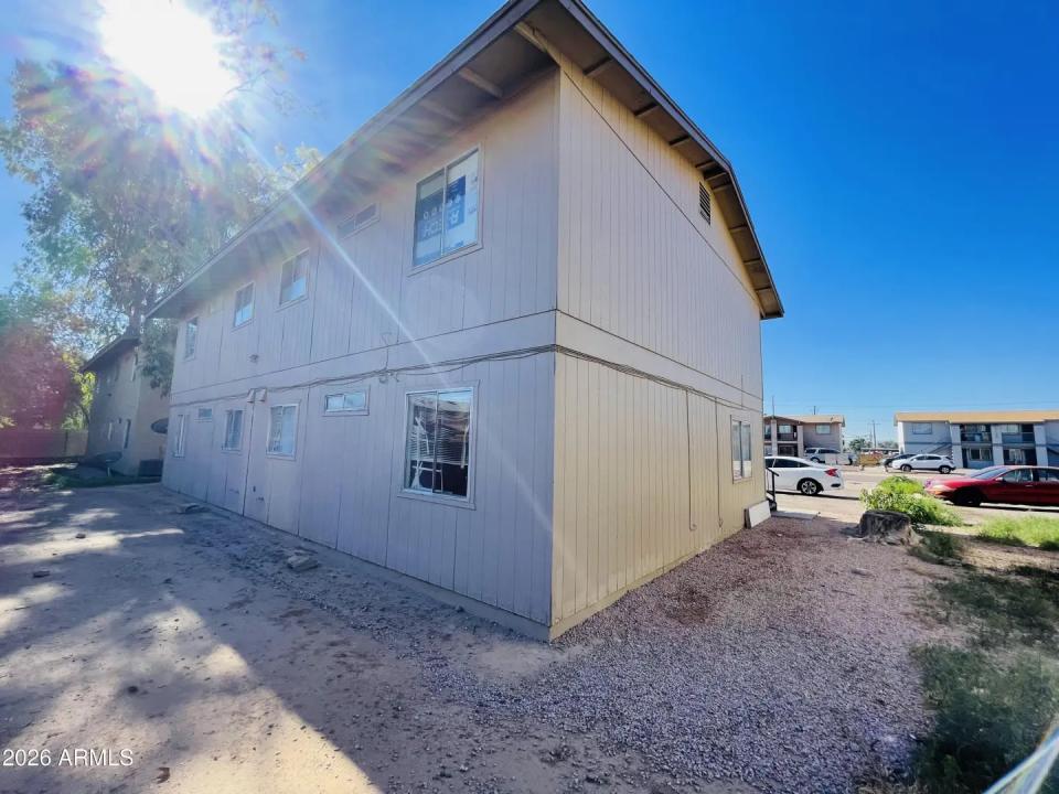 Real Estate Picture 4